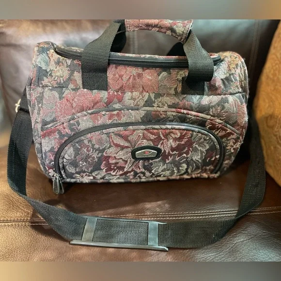 Gloria Vanderbilt Bags Vintage Gloria Vanderbilt Floral Tapestry Travel Carry On Bag Poshmark